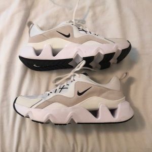 Nike RYZ 365 white